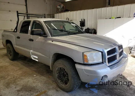 2006 Dodge Dakota Quad Slt z USA, uszkodzony, nr VIN 1D7HW48N66S643867